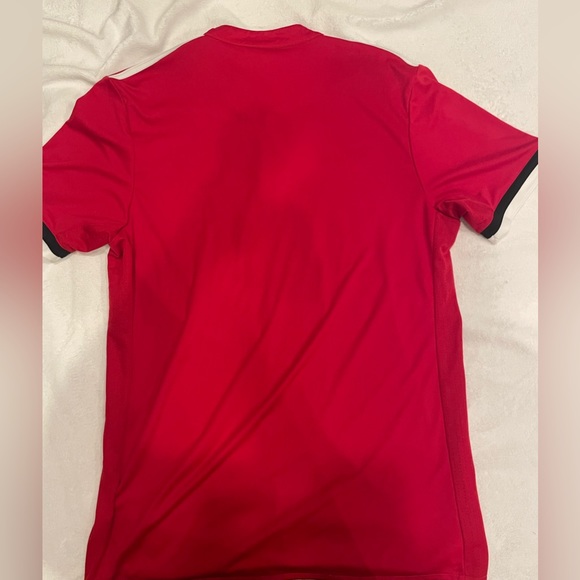 Manchester United jersey - Picture 1 of 2